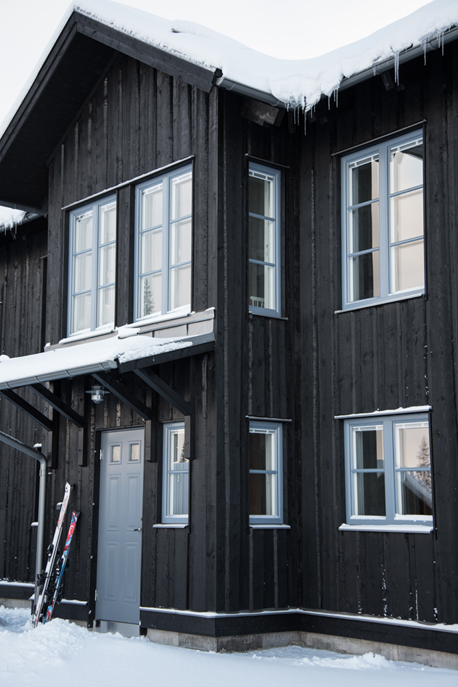 Auson_Holzhaus_Svarttjaera