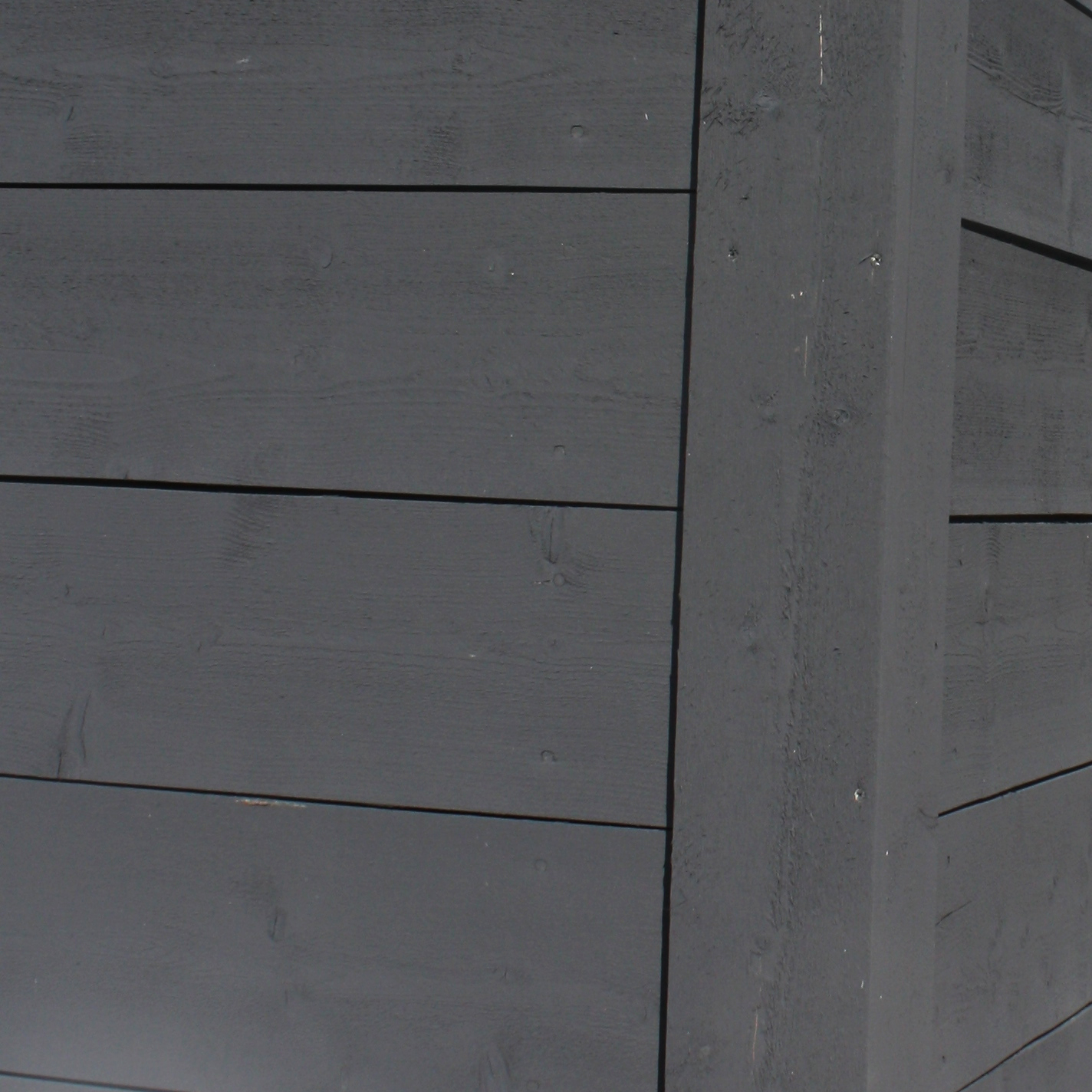 Schlammfarbe_Svart_Schwarz_Fassade_2