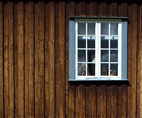 Bruntjaera_Wand_mit_Fenster Bruntjaera_Wand_mit_Fenster