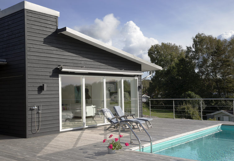 Auson_Svarttjaera_Holzfassade_Pool Auson_Svarttjaera_Holzfassade_Pool