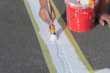 Bodenfarbe_auf_Asphalt.jpg