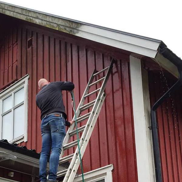 Biokleen_Fassenreinigung_rotes_Haus