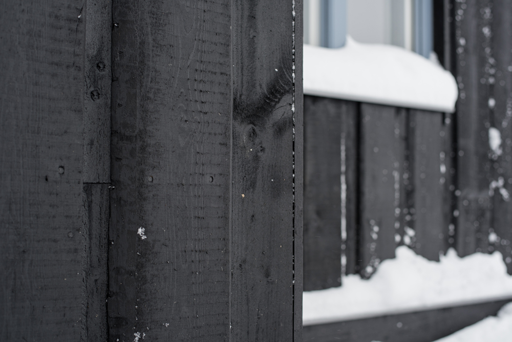 Svarttjaera_Schwedenhaus_Fassade_Winter Svarttjaera_Schwedenhaus_Fassade_Winter