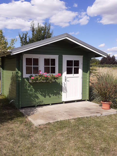 silikonalkydfarbe_oden_waldgruen_und_weiss_gartenhaus silikonalkydfarbe_oden_waldgruen_und_weiss_gartenhaus