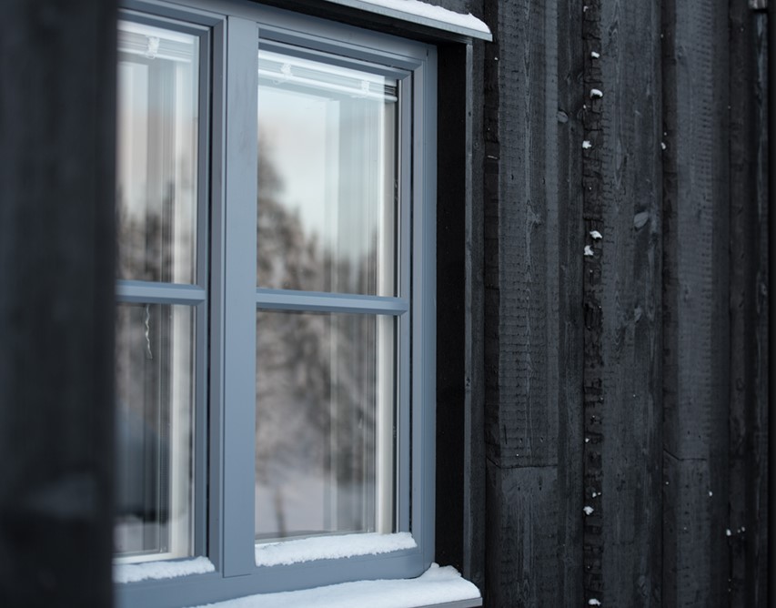 Auson_svart_mit_fenster Auson_svart_mit_fenster