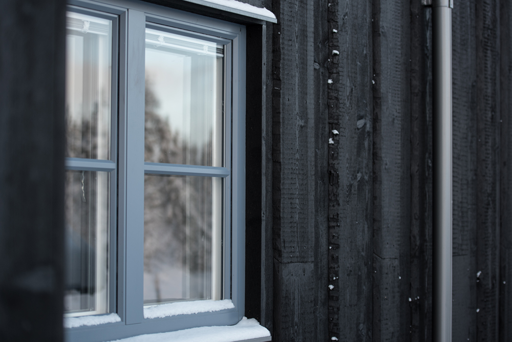 Svarttjaera_Schwedenhaus_und_Fenster_Grau Svarttjaera_Schwedenhaus_und_Fenster_Grau